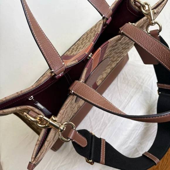 NWT COACH C8418 Dempsey Tote 40 In Signature Jacquard Stripe & Patch Bag Purse - Picture 7 of 17